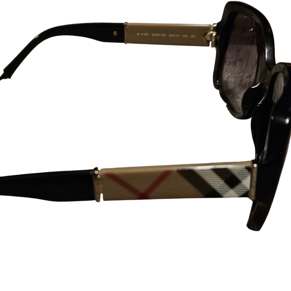 Burberry Black Nova Check Sunglasses. NWT W/ COA - Picture 4 of 6